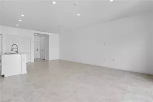 14107 Oviedo Pl, Fort Myers, FL 33905 - Photo 9