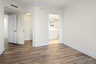 1060 Borghese Ln, Naples, FL 34114 - Photo 21