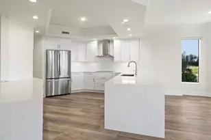 1060 Borghese Ln, Naples, FL 34114 - Photo 5