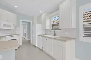 4231 Redonda Ln, Naples, FL 34119 - Photo 13