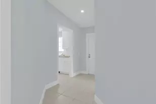 4231 Redonda Ln, Naples, FL 34119 - Photo 7