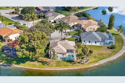 6687 Huntley Ln S, Naples, FL 34104 - Photo 7