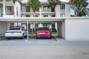 420 Fox Haven Dr, Naples, FL 34104 - Photo 3