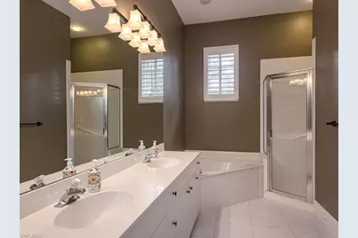 963 Fountain Run, Naples, FL 34119 - Photo 7