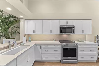 2215 Chesterbrook Ct #2, Naples, FL 34109 - Photo 9