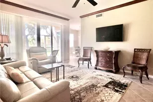 3455 Laurelgreens Ln S, Naples, FL 34119 - Photo 5