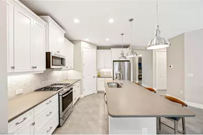 2303 Marquesa Cir, Naples, FL 34112 - Photo 13