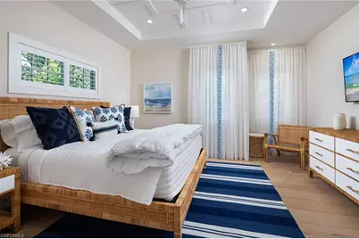 1040 2nd St S, Naples, FL 34102 - Photo 25