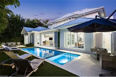 1040 2nd St S, Naples, FL 34102 - Photo 13