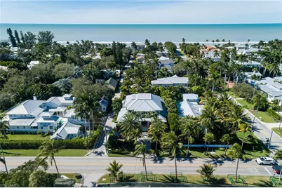 1040 2nd St S, Naples, FL 34102 - Photo 39