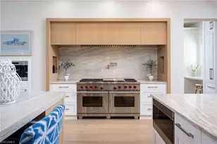 1040 2nd St S, Naples, FL 34102 - Photo 7