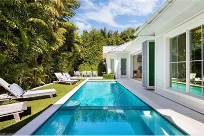 1040 2nd St S, Naples, FL 34102 - Photo 31