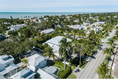 1040 2nd St S, Naples, FL 34102 - Photo 41