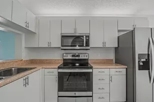 565 Augusta Blvd, Naples, FL 34113 - Photo 5