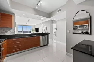 3000 Oasis Grand Blvd, Fort Myers, FL 33916 - Photo 13