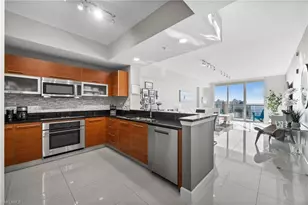 3000 Oasis Grand Blvd, Fort Myers, FL 33916 - Photo 11