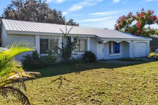 4077 S Edgewater Cir, Labelle, FL 33935 - Photo 1