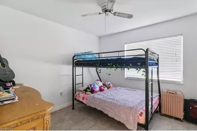 4077 S Edgewater Cir, Labelle, FL 33935 - Photo 11