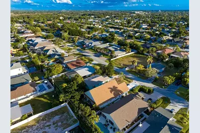 739 102nd Ave N, Naples, FL 34108 - Photo 7