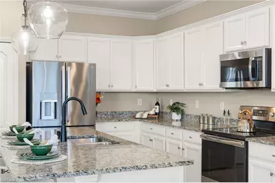 9258 Shadow Oak Ln, Naples, FL 34120 - Photo 7