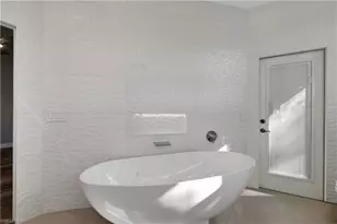 327 Burnt Pine Dr, Naples, FL 34119 - Photo 23