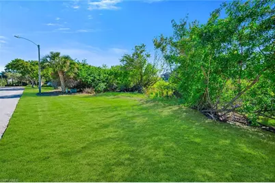 335 Hideaway Cir S, Marco Island, FL 34145 - Photo 3