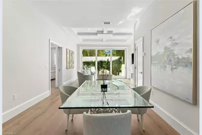810 9th St S, Naples, FL 34102 - Photo 3