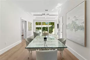 810 9th St S, Naples, FL 34102 - Photo 3