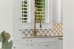 810 9th St S, Naples, FL 34102 - Photo 11