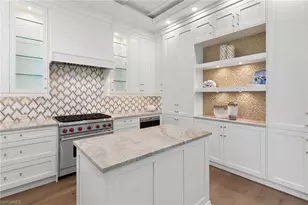 810 9th St S, Naples, FL 34102 - Photo 9