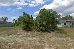 439 Redwing St, Lehigh Acres, FL 33974 - Photo 1