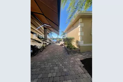 4685 Southern Breeze Dr, Naples, FL 34114 - Photo 5