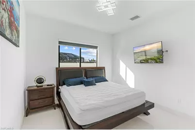 1817 SW 11th Ter, Cape Coral, FL 33991 - Photo 15