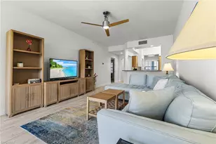 401 Bayfront Pl, Naples, FL 34102 - Photo 11