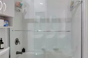 190 Vintage Cir, Naples, FL 34119 - Photo 9