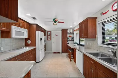 5857 Wyldewood Lakes Ct, Fort Myers, FL 33919 - Photo 7