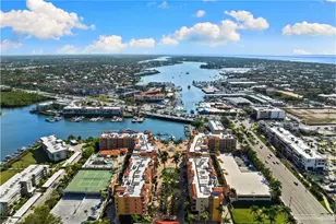 451 Bayfront Pl, Naples, FL 34102 - Photo 31