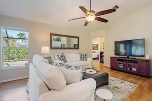 579 Raven Way, Naples, FL 34110 - Photo 3