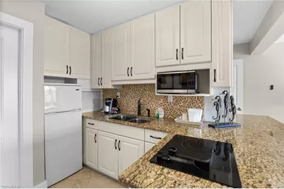 900 Broad Ave S #110, Naples, FL 34102 - Photo 23