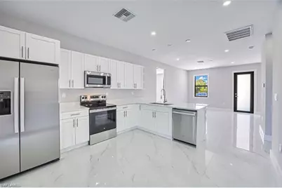 817/819 Eisenhower Blvd, Lehigh Acres, FL 33974 - Photo 9