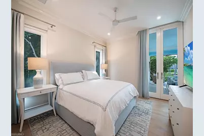 2375 Lantern Ln, Naples, FL 34102 - Photo 13