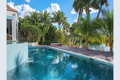 2375 Lantern Ln, Naples, FL 34102 - Photo 19