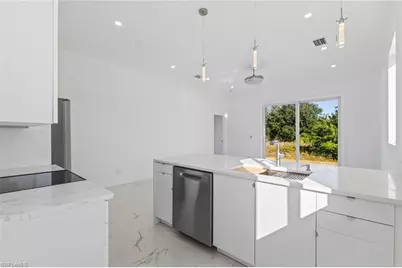 535 Manhattan St E, Lehigh Acres, FL 33974 - Photo 7