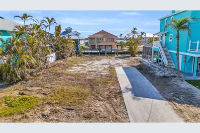 200 Curlew St, Fort Myers Beach, FL 33931 - Photo 11