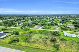 823 Hoosier St E, Lehigh Acres, FL 33974 - Photo 9