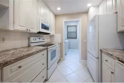 5417 Cove Cir #112, Naples, FL 34119 - Photo 9