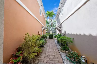5417 Cove Cir #112, Naples, FL 34119 - Photo 3