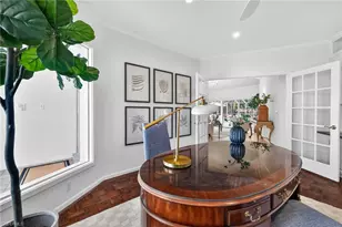 129 Edgemere Way S, Naples, FL 34105 - Photo 17