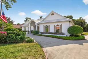 129 Edgemere Way S, Naples, FL 34105 - Photo 3