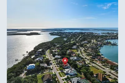 560 Inlet Dr, Marco Island, FL 34145 - Photo 31